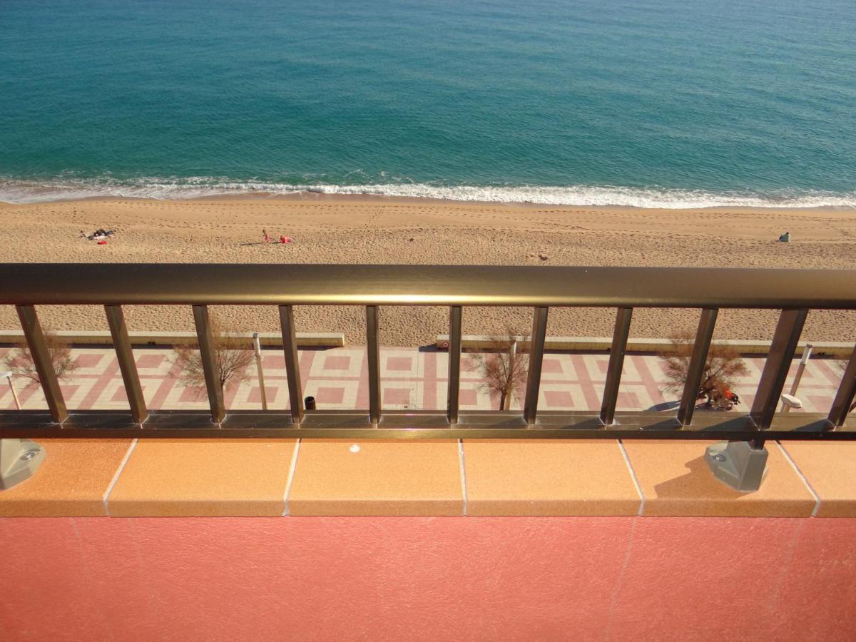 Apartamentos Elvira Бланес Экстерьер фото