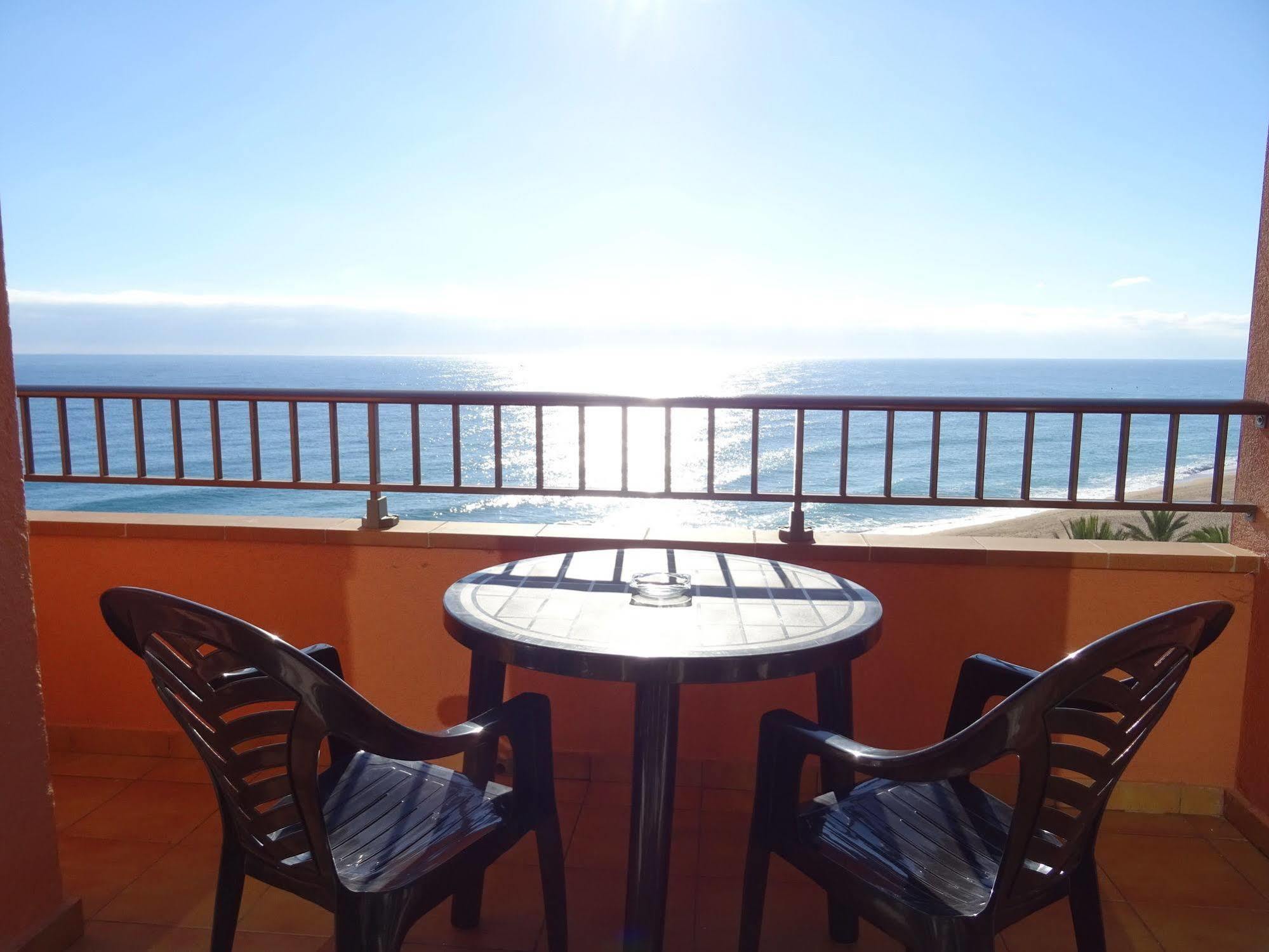 Apartamentos Elvira Бланес Экстерьер фото