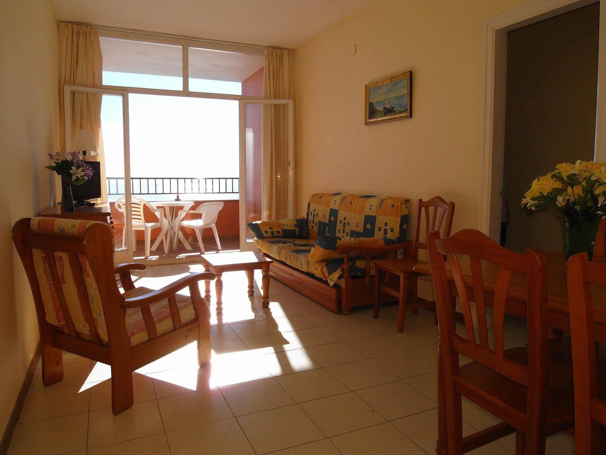 Apartamentos Elvira Бланес Экстерьер фото
